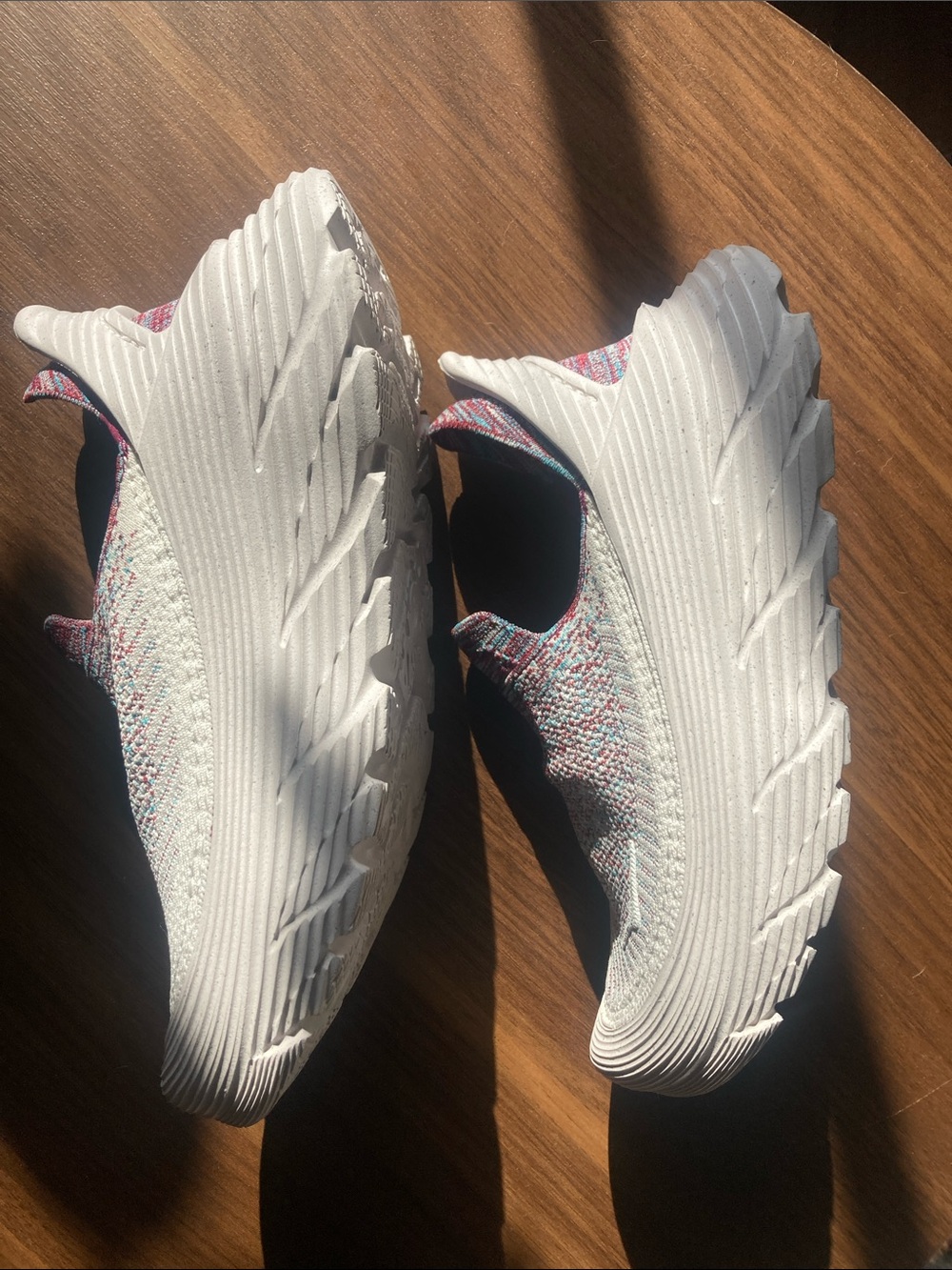 Hoka Restore Sneaker, size 7 - Picture 4 of 9